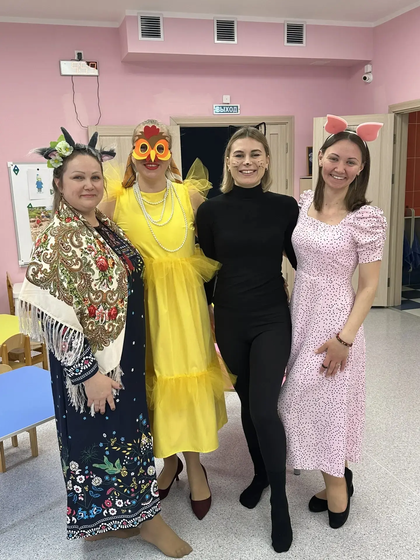Предпраздничные дни, особенно пятница, наполненны особой атмосферой. Волнительно, ярко ...
