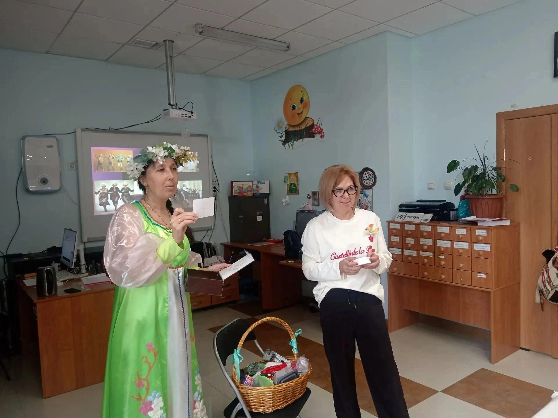 В читальном зале МБУ «Курильская ЦБС» прошла встреча «Мои года — моё богатство!», посвя...
