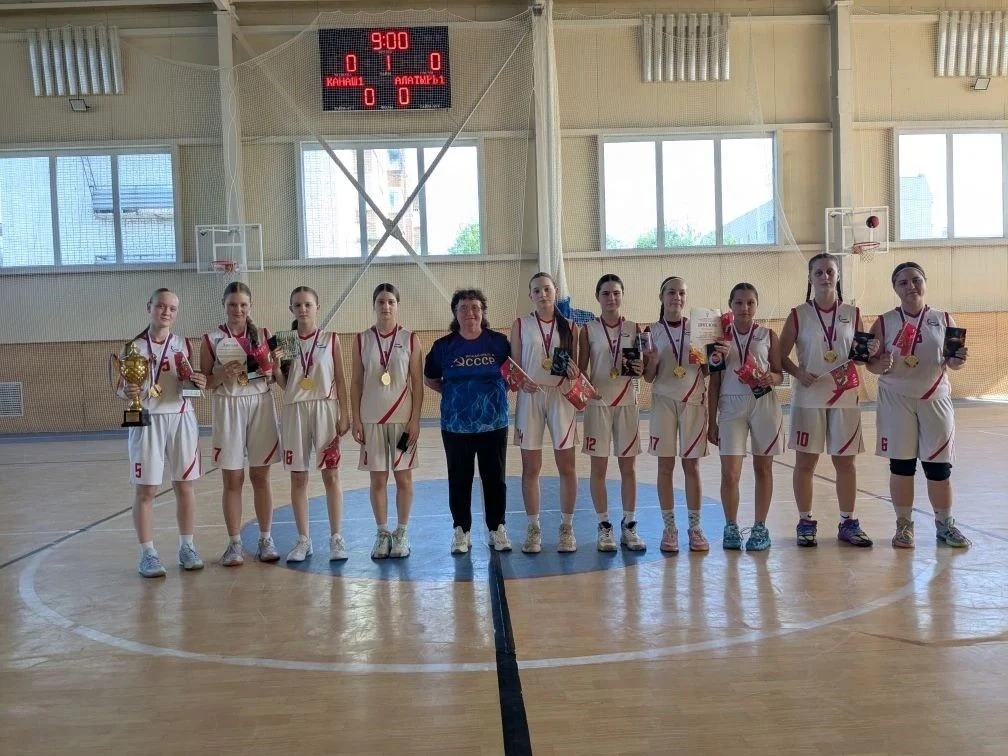 🛑Всем привет!  🏆В преддверии 81-ой годовщины Великой Победы команда юных баскетболисток спортивной