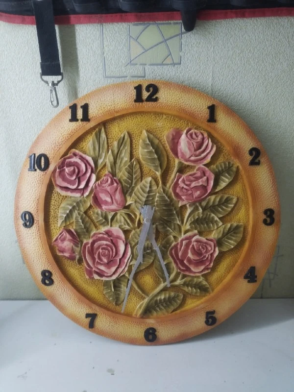 Резные часы