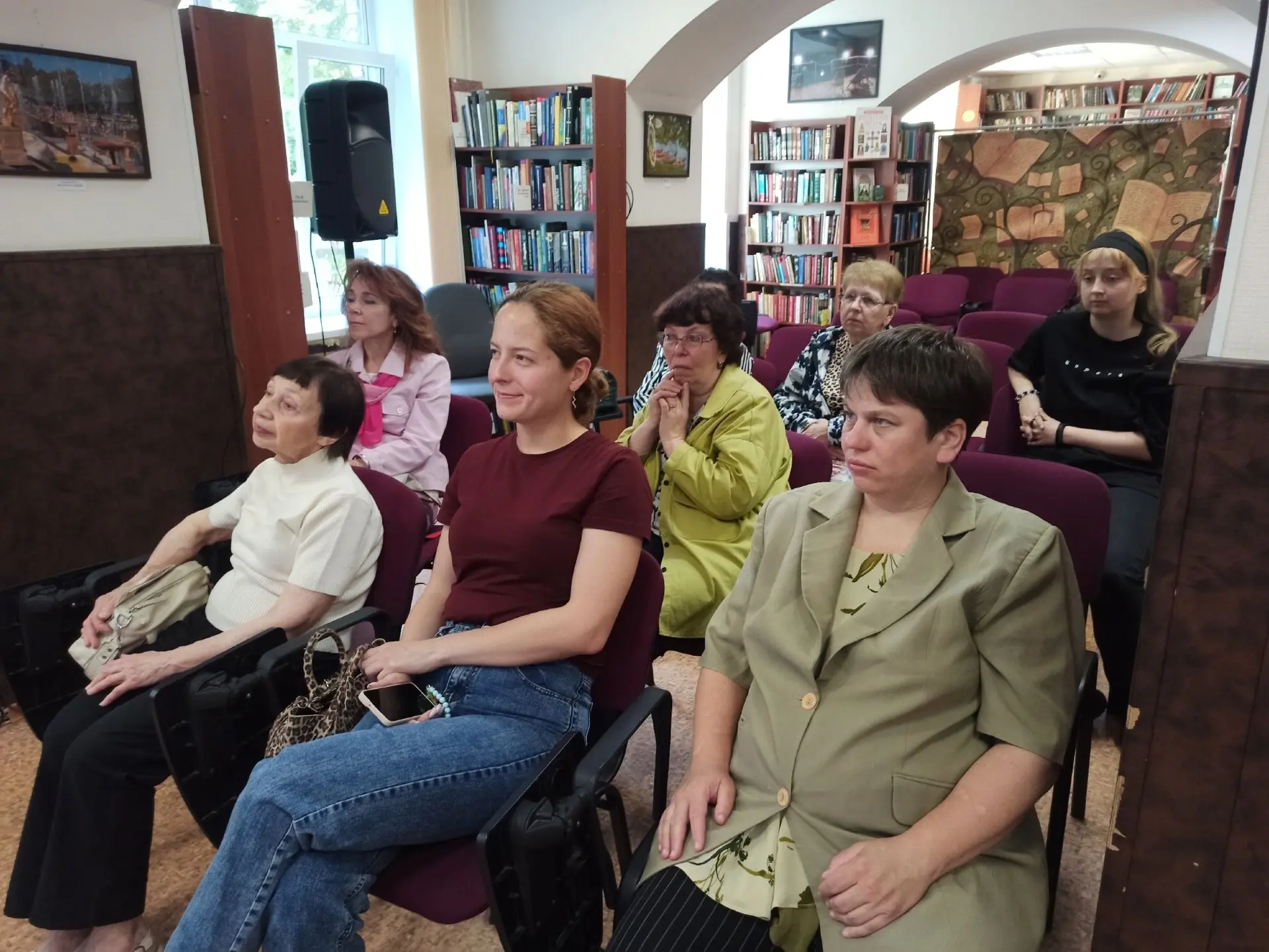 16 июля в Центральной городской библиотеке прошёл литературный вечер «Над пропастью во ржи», приуроч
