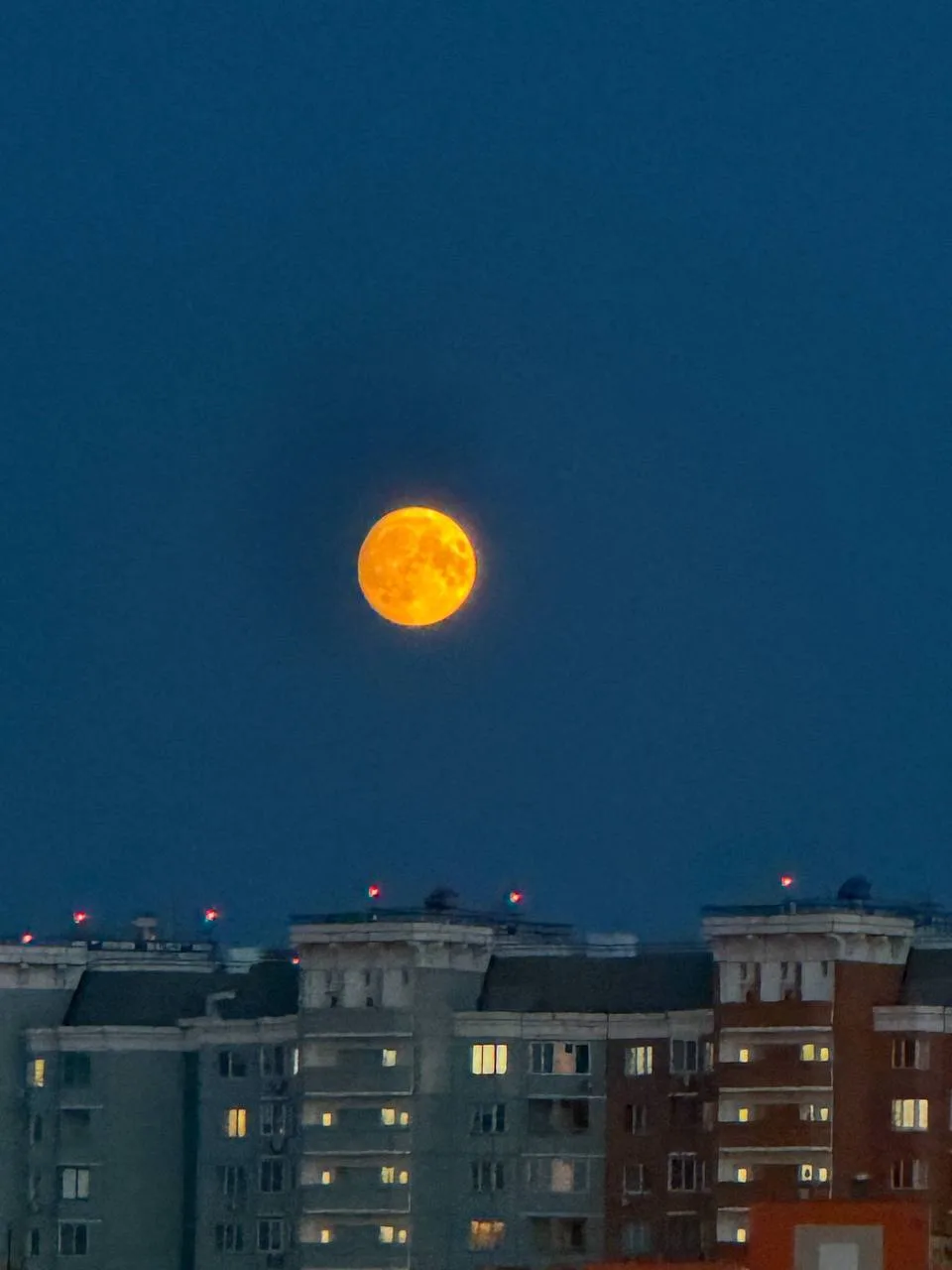🌑 Напоминаем, что в ночь на 29 и 30 июля москвичи смогут увидеть редкое явление — «Оленью Луну».

Л