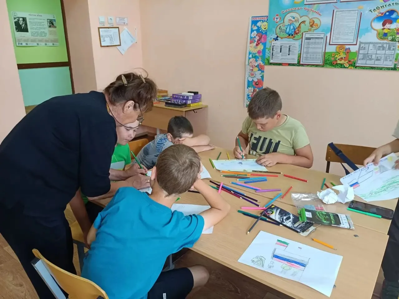 Лагерьның 17 нче көнендә "Россиянең истәлекле урыннары" темасына рәсем конкурсы узды.