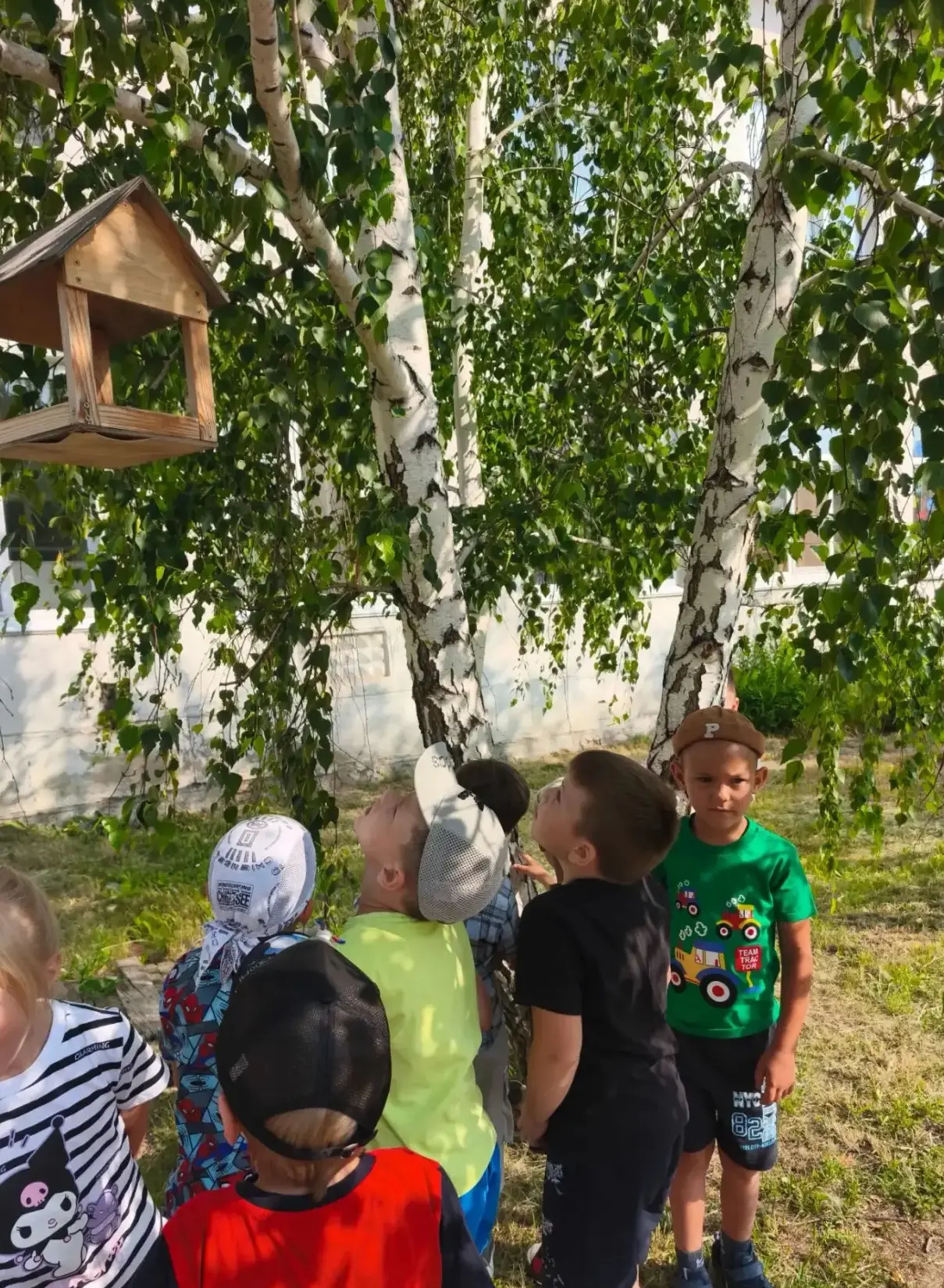 Летом можно сочетать отдых с развивающими играми, которые помогут закрепить знания, раз...