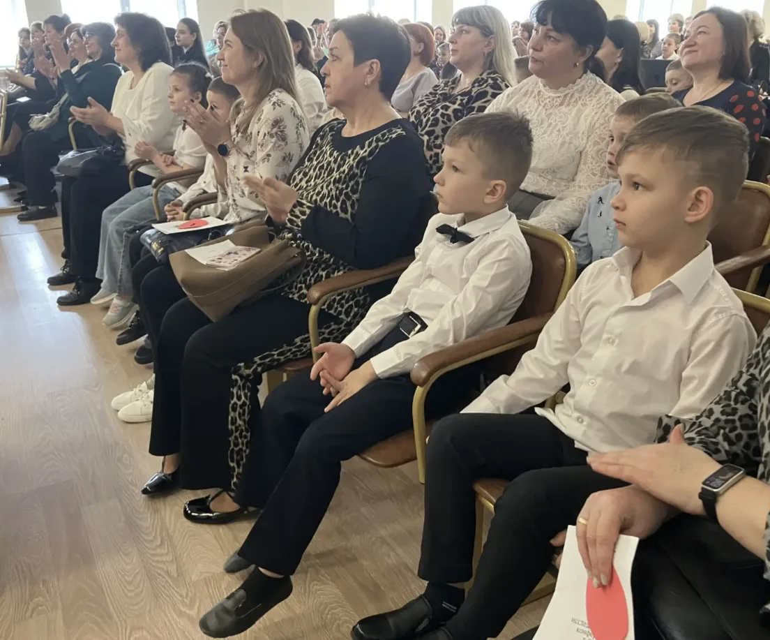 В Курске состоялась VI Детская исследовательская конференция «Мир на ладошке»  Участниками конференц