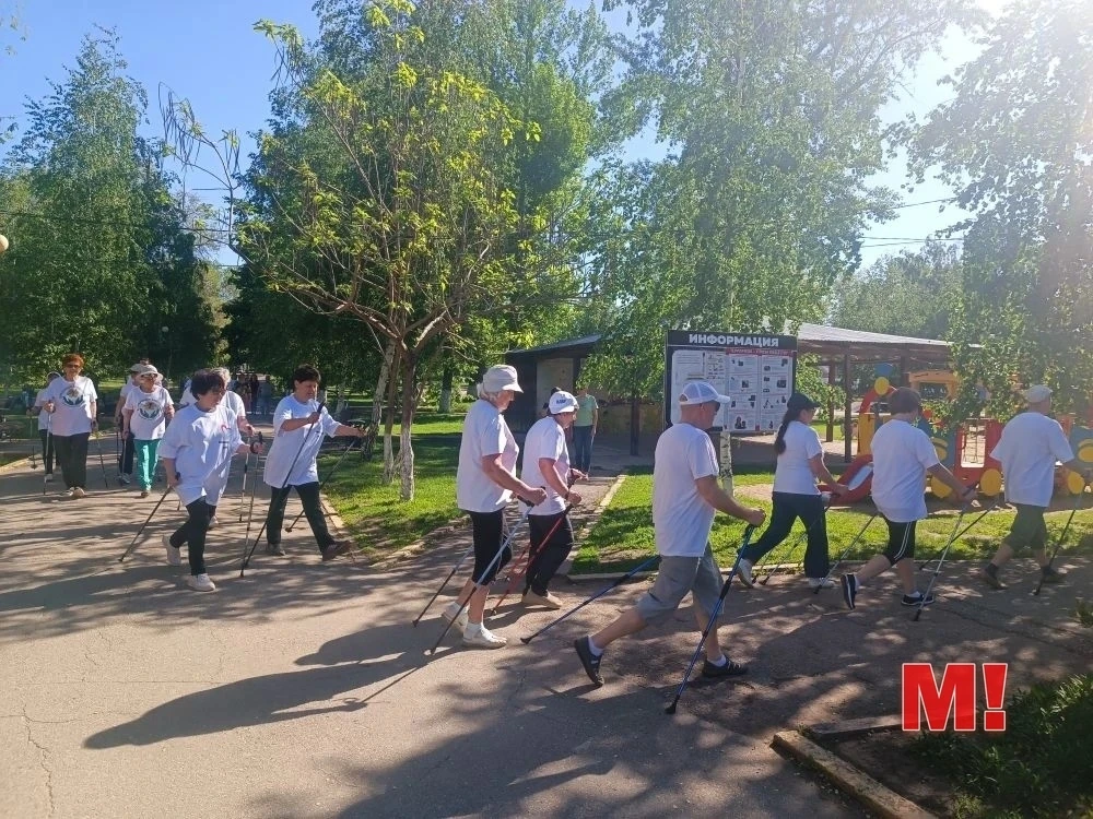 В городском парке в Марксе на свежем воздухе был организован марафон активистов спортивно - оздорови