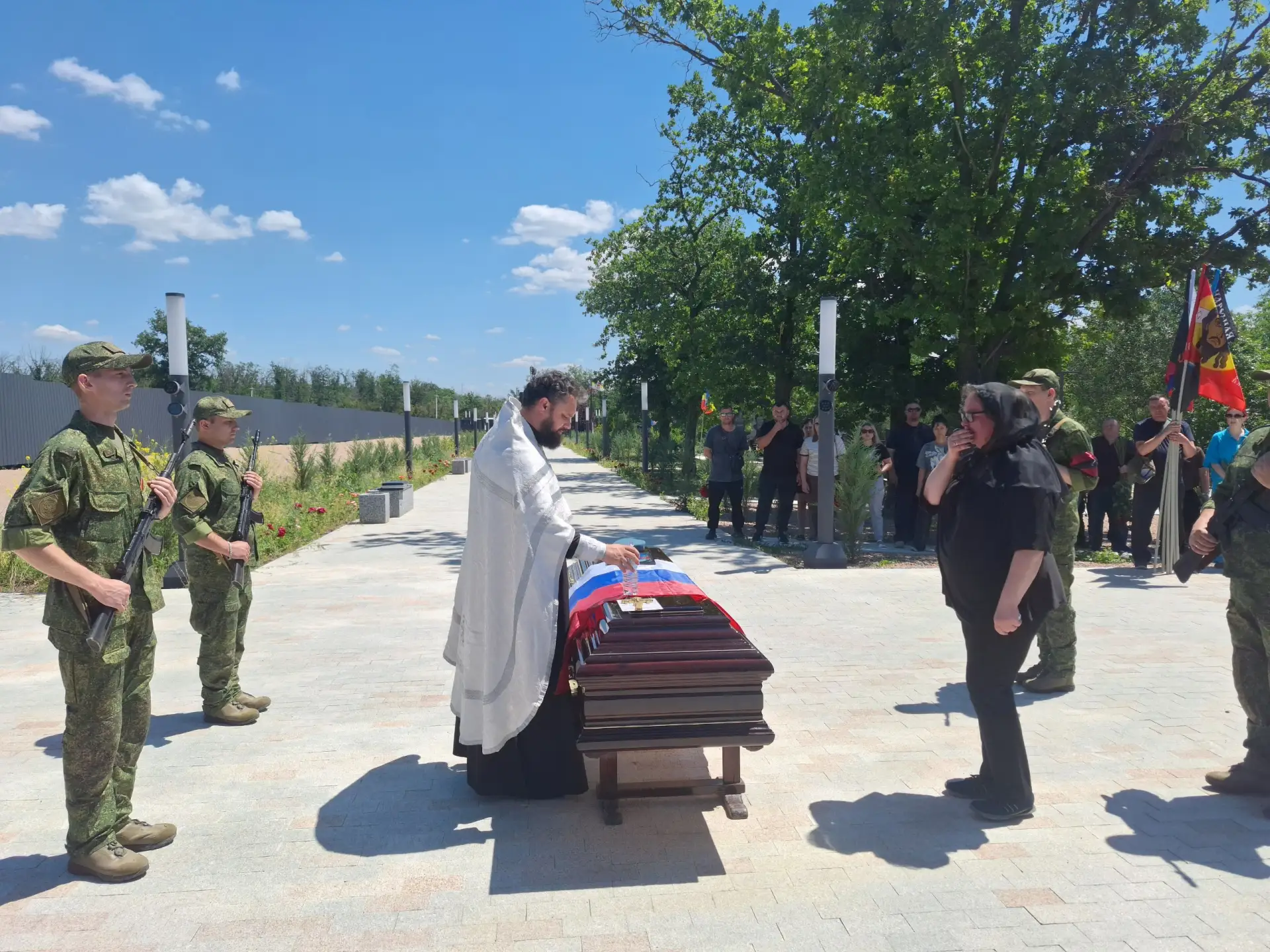 Сегодня наш командир обрёл вечный покой на «Аллее Славы» в городе Донецке на кладбище «Донецкое море