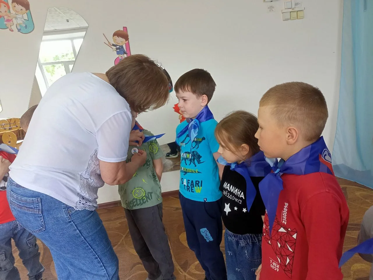 Награждение участников значками  проекта "Музейная азбука Городца"
