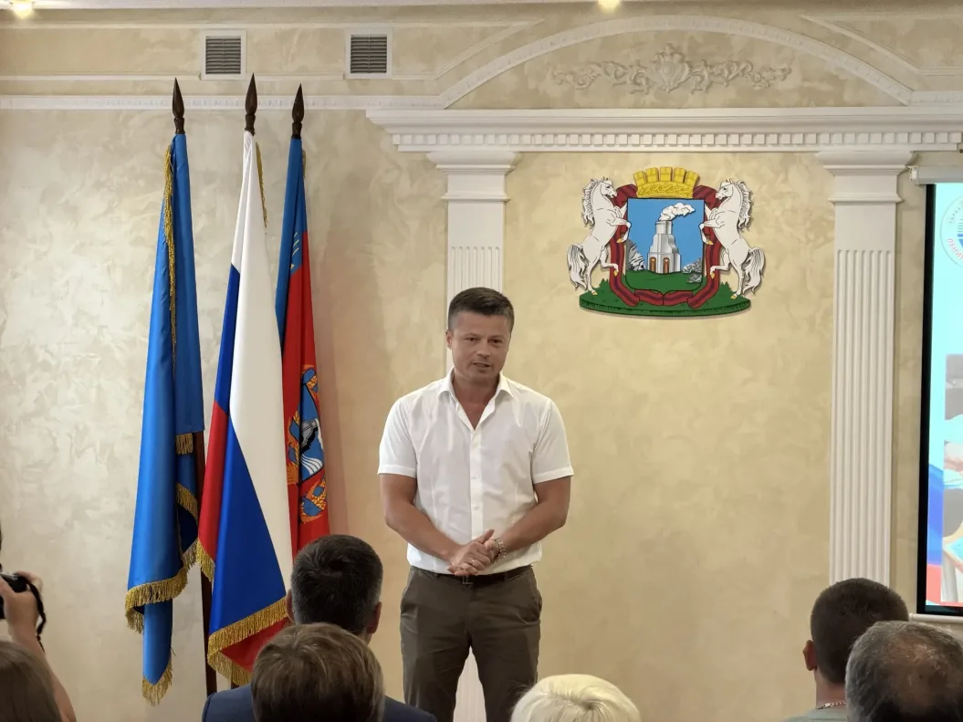 ✅ Александр Лисицын встретился с волонтерами и общественниками Ленинского района Барнаула

🔹 Депута
