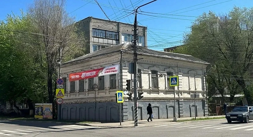 В Энгельсе дом радиокомитета признали памятником архитектуры

Здание с вековой историей в Энгельсе С