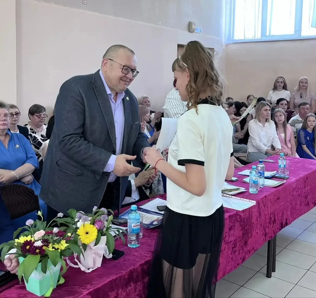 🔔 Сегодня в стенах нашей школы прозвучал тот самый, такой знакомый и немного грустный Последний звон
