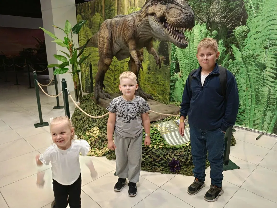 🦖 Каникулы — время для открытий!
Каникулы созданы не только для того, чтобы лениться в кровати. Это