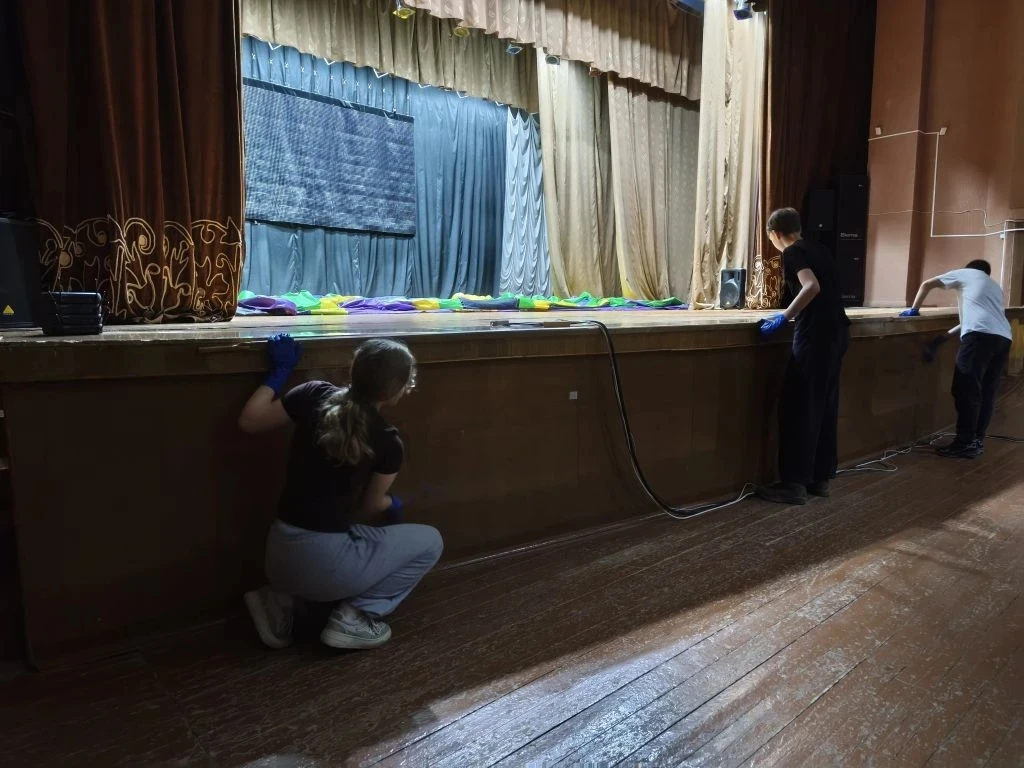 Наш экологический отряд активно продолжает свою трудовую деятельность. Несмотря на непрекращающиеся 