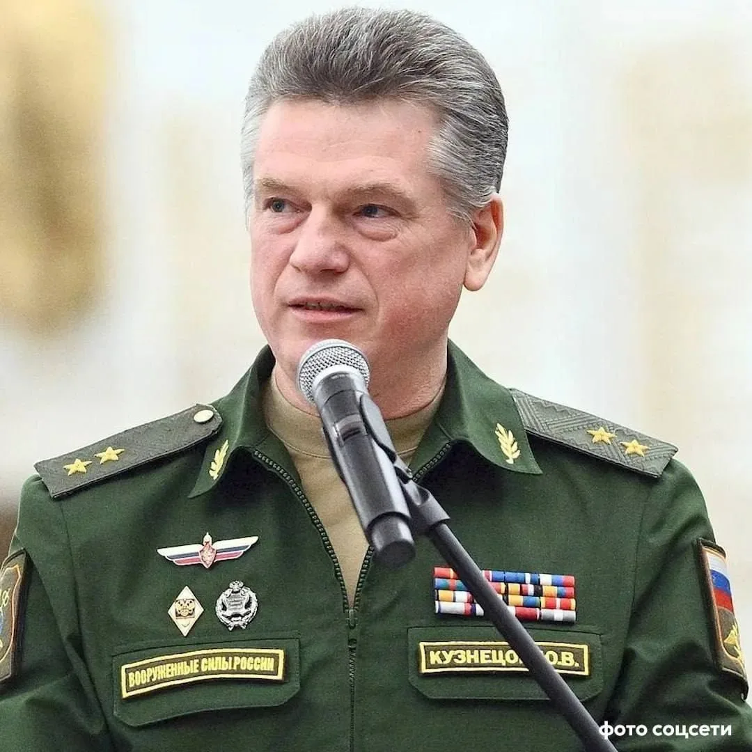 К 12 годам колонии строгого режима приговорили экс-начальника управления кадрами Минобо...