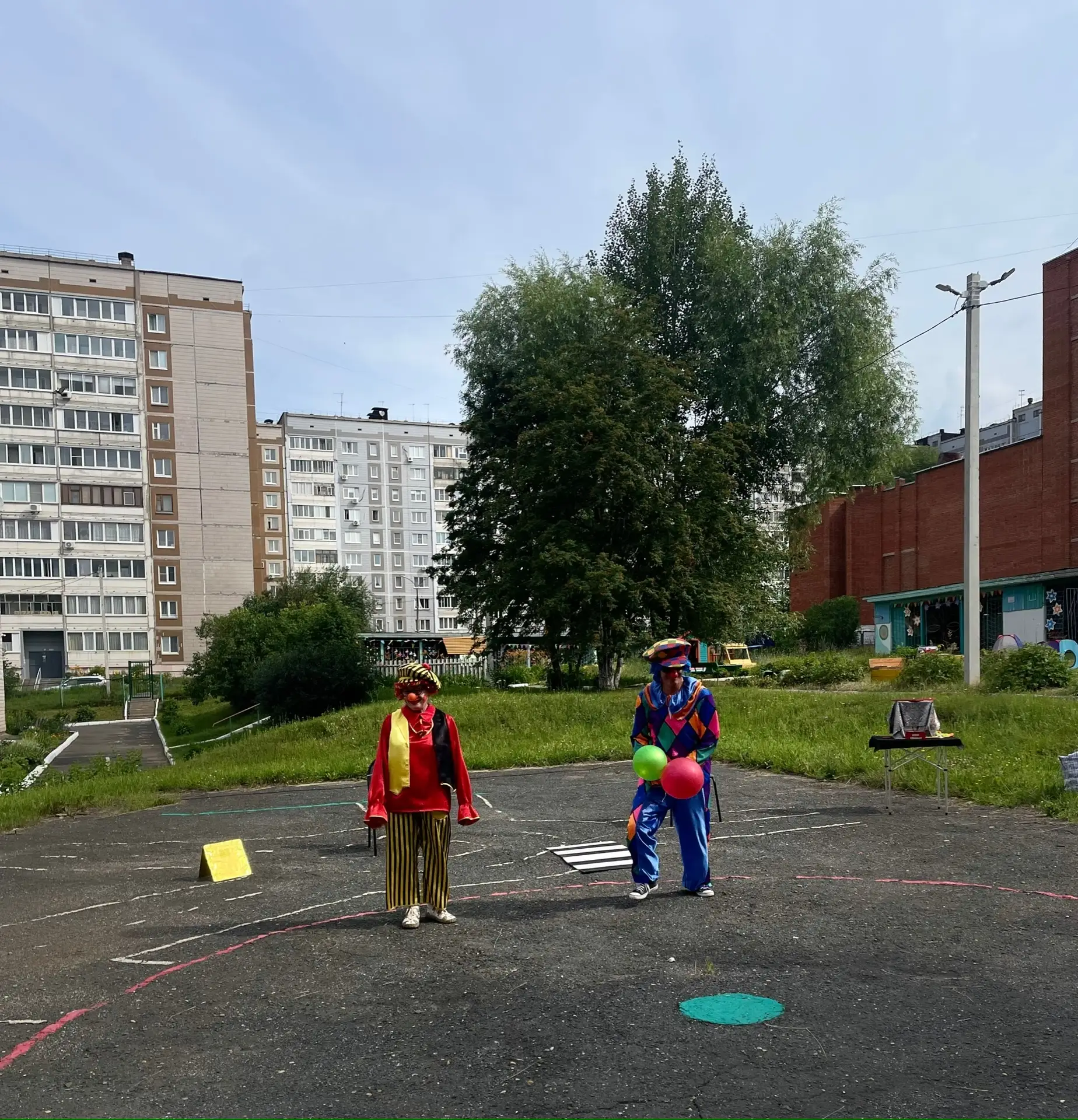 Что за шум и что за смех, тут разносятся до всех?🧐
Цирковое выступление, вот это было удивление!! �