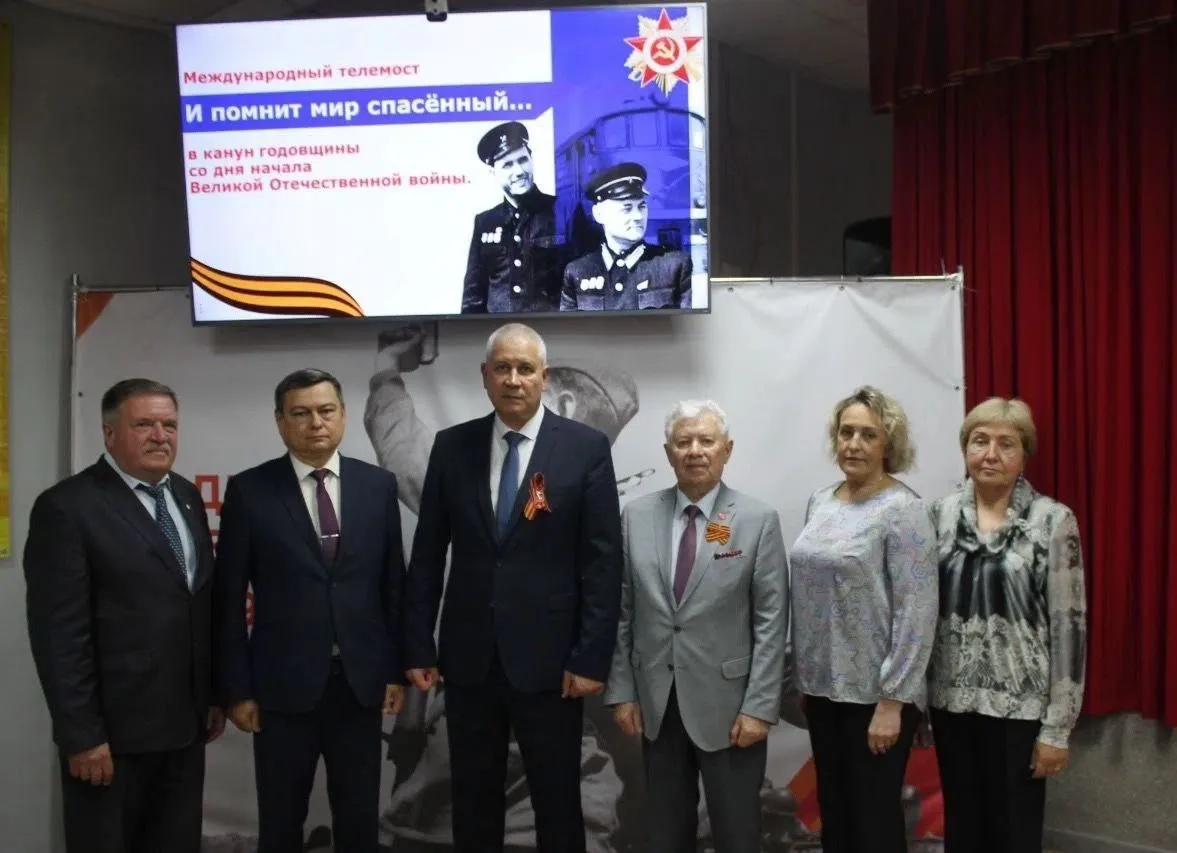 И ПОМНИТ МИР СПАСЕННЫЙ 

Приглашаем вас на международный телемост "И помнит мир спасенный...», посвя