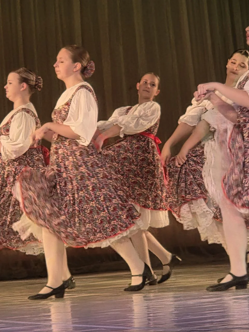 ОТЧЁТНЫЙ КОНЦЕРТ АНСАМБЛЯ «ШАНС»  🎶💫️ 11 мая на сцене Культурного центра ЗИЛ зажглись новые звёзды! 