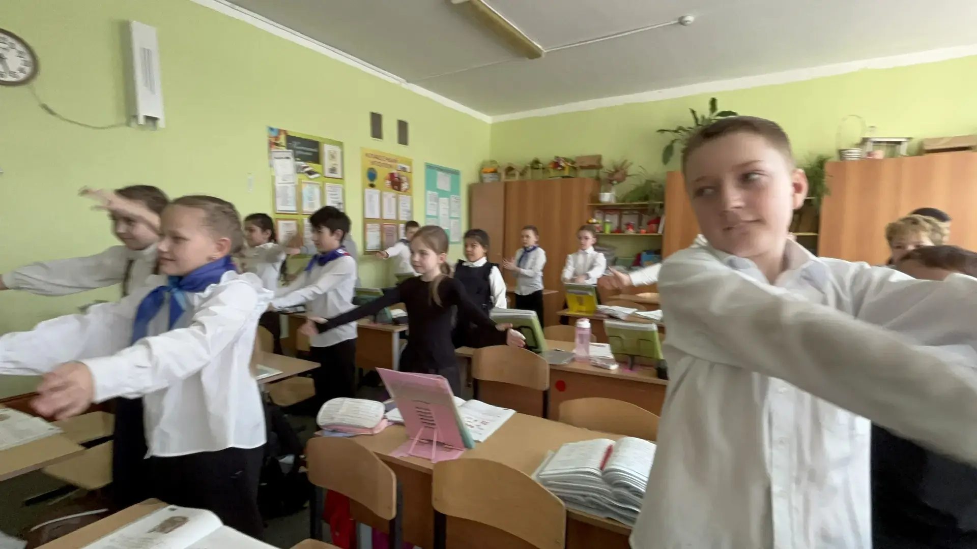 👫Зарядка с рифмой🎑  🌟 В преддверии Всемирного дня поэзии в начальной школе МБОУ СОШ № 1 г. Покров ца