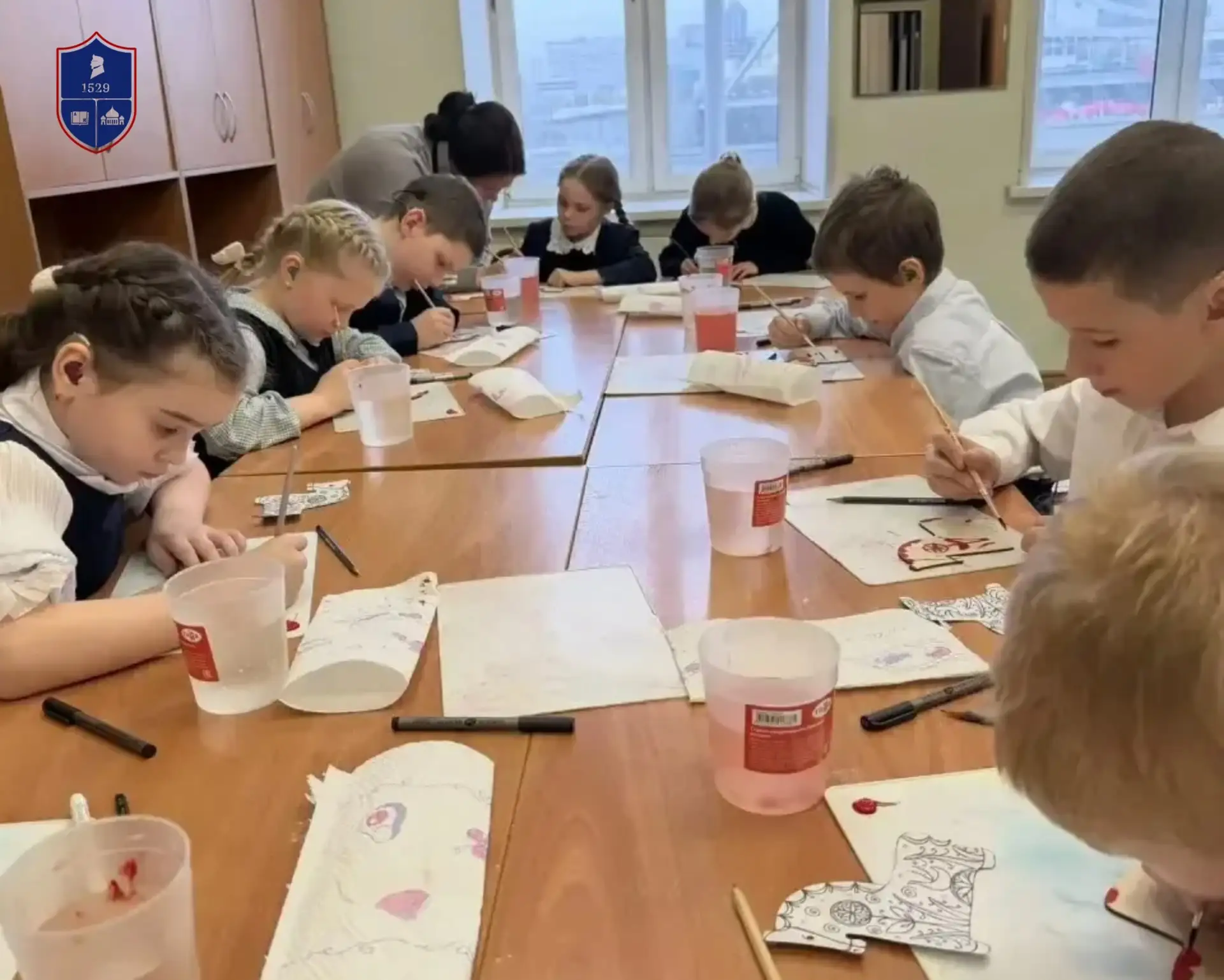 Искусство объединяет 🎨  16 апреля к нам в гости приехали представители Государственного университета