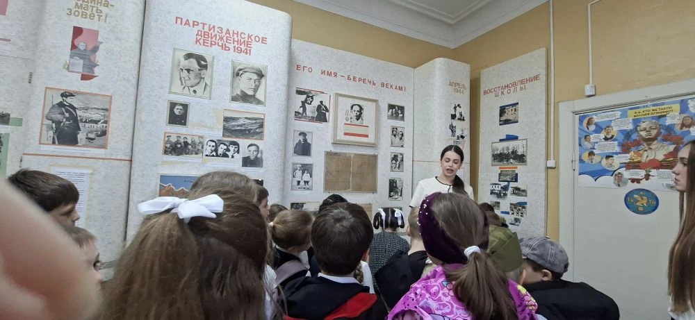 🎗Сегодня обучающиеся 2 - Д класса вместе с классным руководителем Матвиенко Алёной Владимировной поч