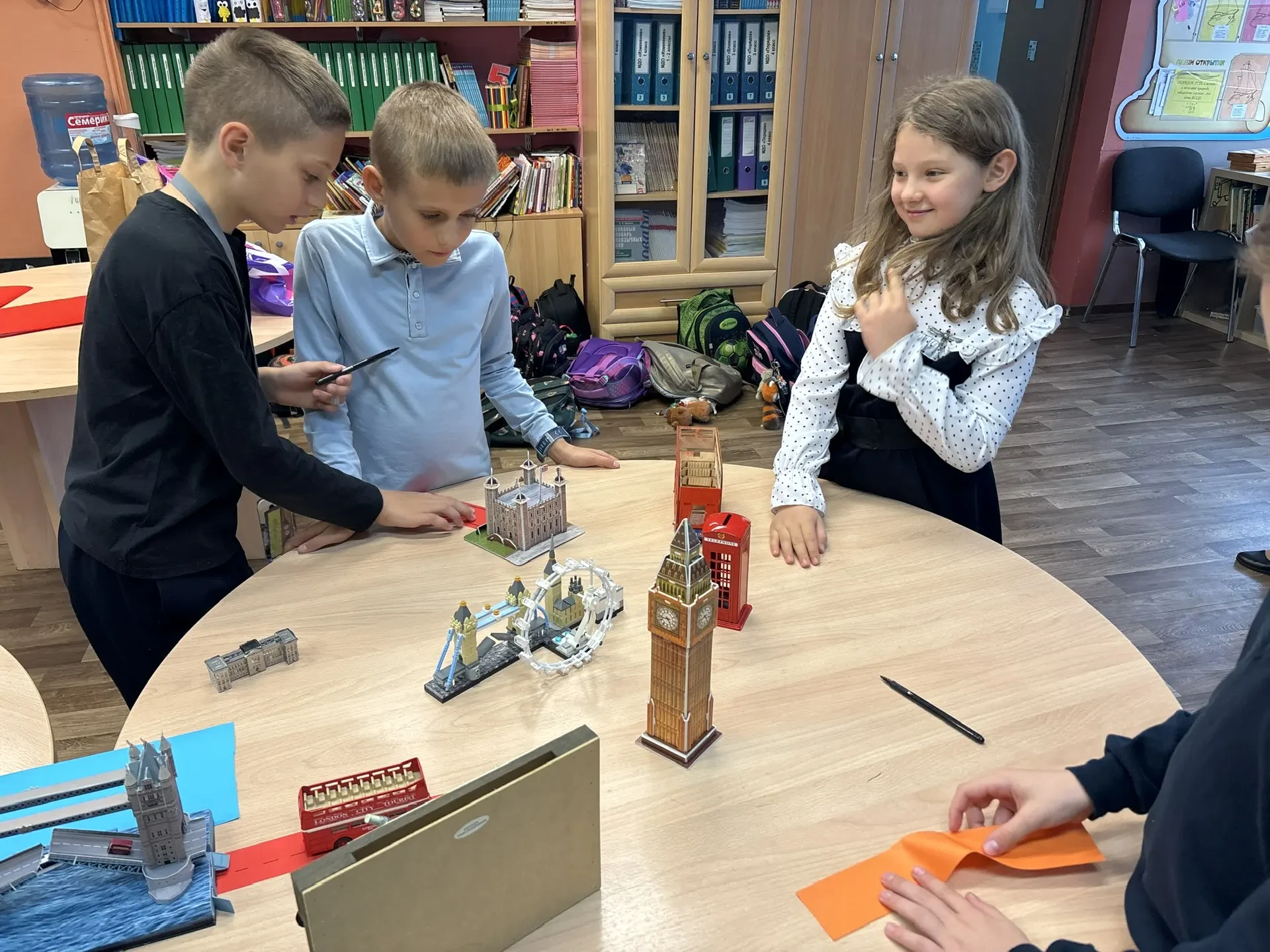 🇬🇧 ЛОНДОН? ЛЕГКО! ЧЕТВЕРОКЛАССНИКИ ПОСТРОИЛИ ЦЕЛЫЙ ГОРОД 🏙️ Слово «проект» наших четвероклассников т