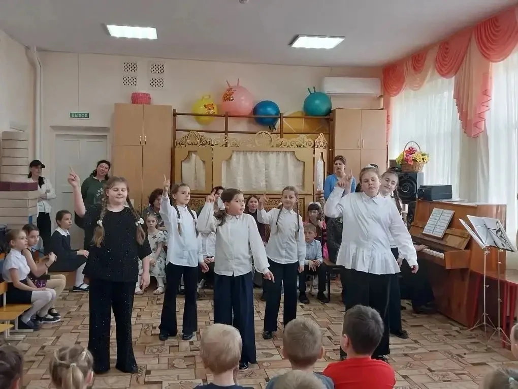 🎶Совместный концерт.                          В рамках взаимодействия с детской школой искусств в де