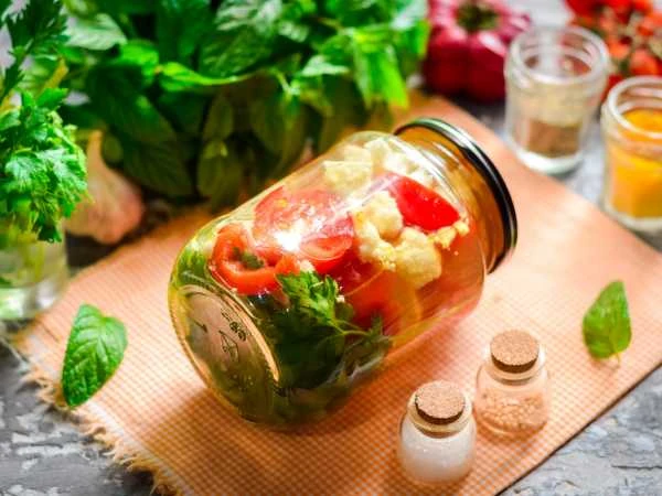 🥦 Маринованная цветная капуста с помидорами