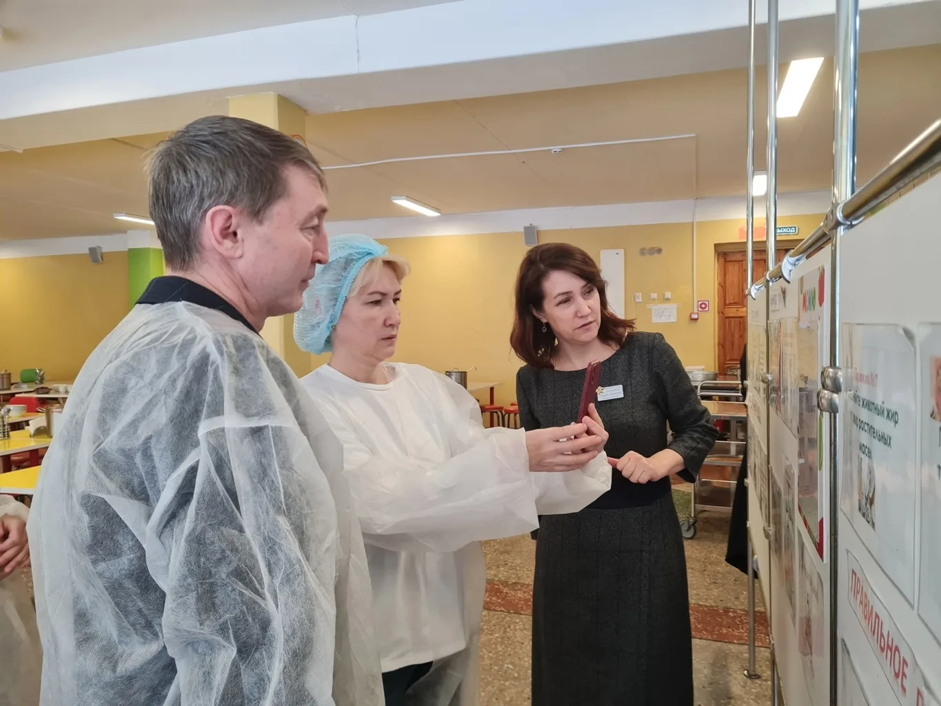 В чебоксарских школах и детских садах продолжается проведение родительского контроля за организацией