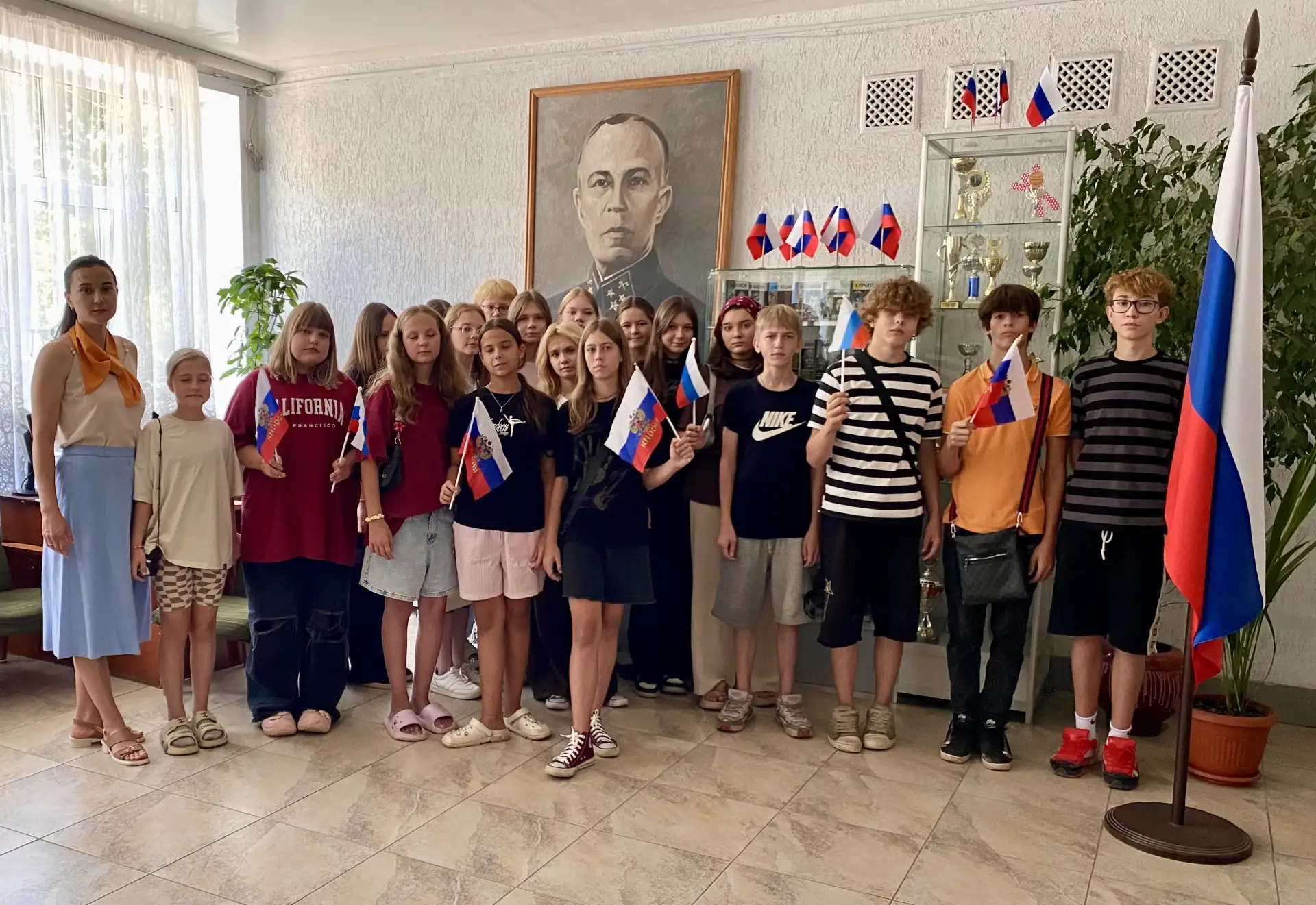 🇷🇺 Знать, чтобы гордиться: в школе прошла интеллектуальная игра о символах России