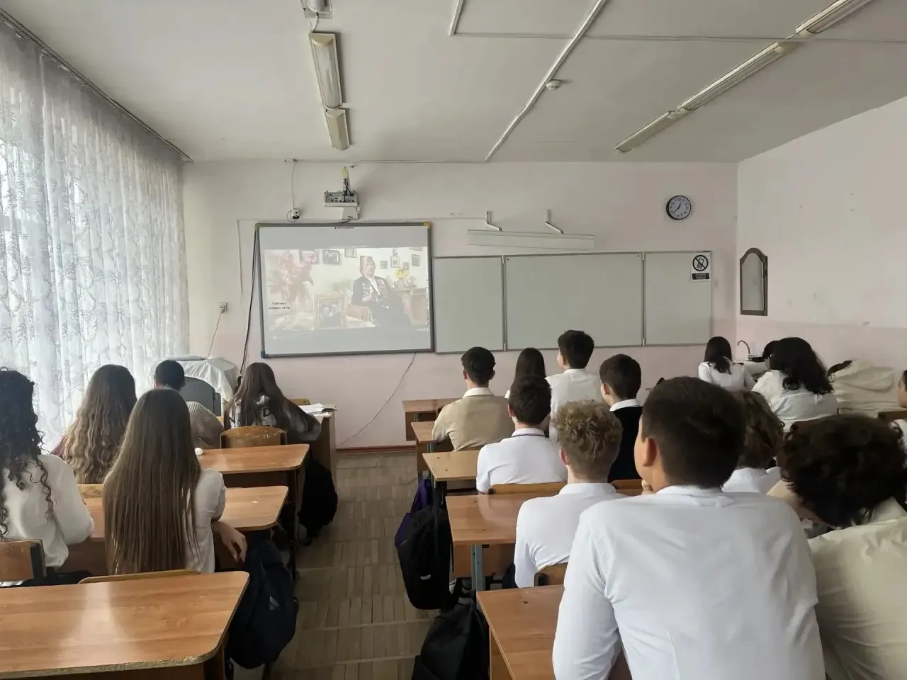 Сегодняшние #Разговорыоважном - очень песенные и музыкальные🎤  В преддверии Дня Победы новое занятие
