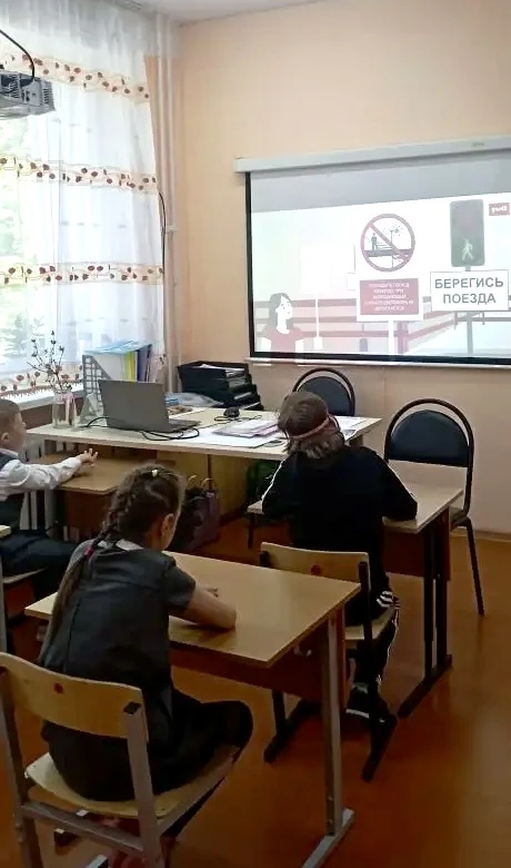 📍В рамках проведения месячника по безопасности "Уступи дорогу поездам!"🚂 22 мая у обу...