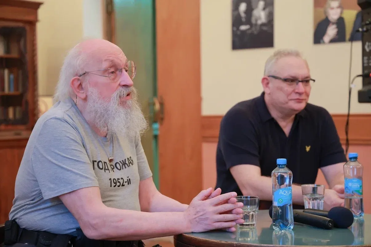 «Насколько я могу судить, мозг так же, как и мышцы от усилий укрепляется и тренируется. То, что вы в
