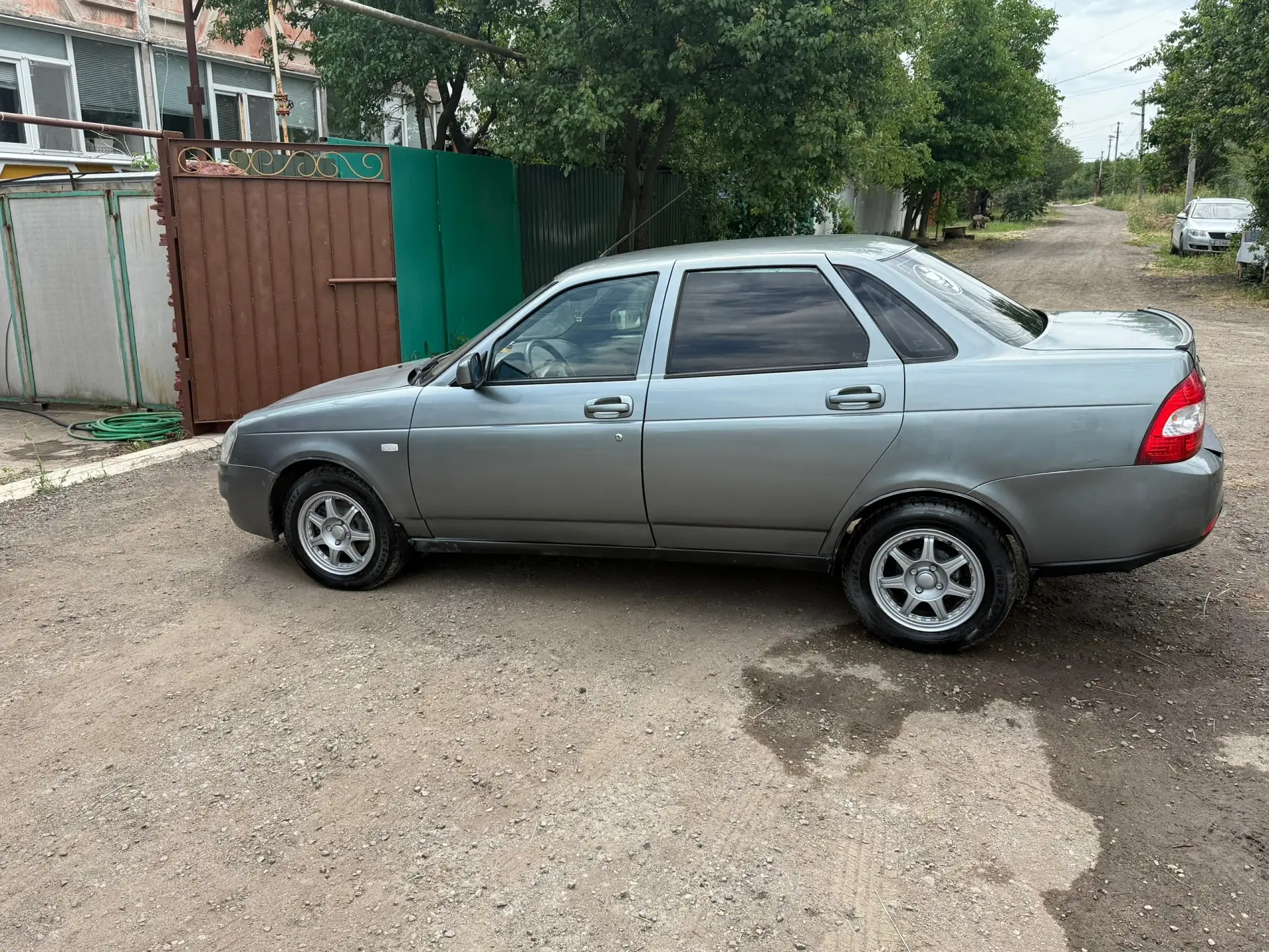 Продам машину Ладу Приору 2007 года в достойном состоянии для своих лет. По технической...