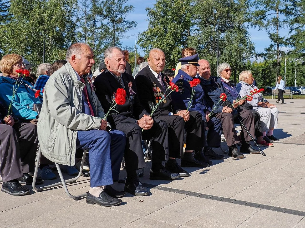 Сегодня в Красноярске прошла церемония возложения венка и цветов к Вечному огню, посвящ...