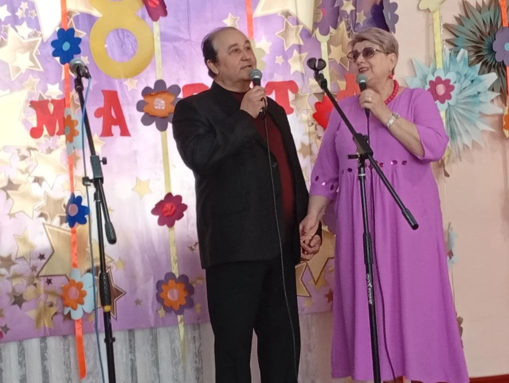 💐В клубе поселка Привольном состоялся праздничный концерт, посвященный Международному ...