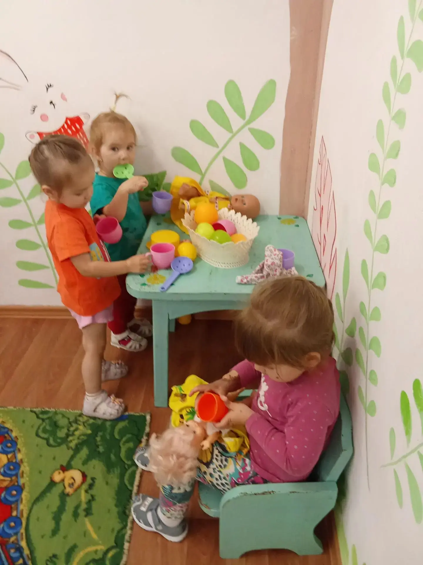 Значение сюжетно-ролевых игр в яслях 🧸

Сюжетно-ролевые игры — это не просто развлечение для малыше