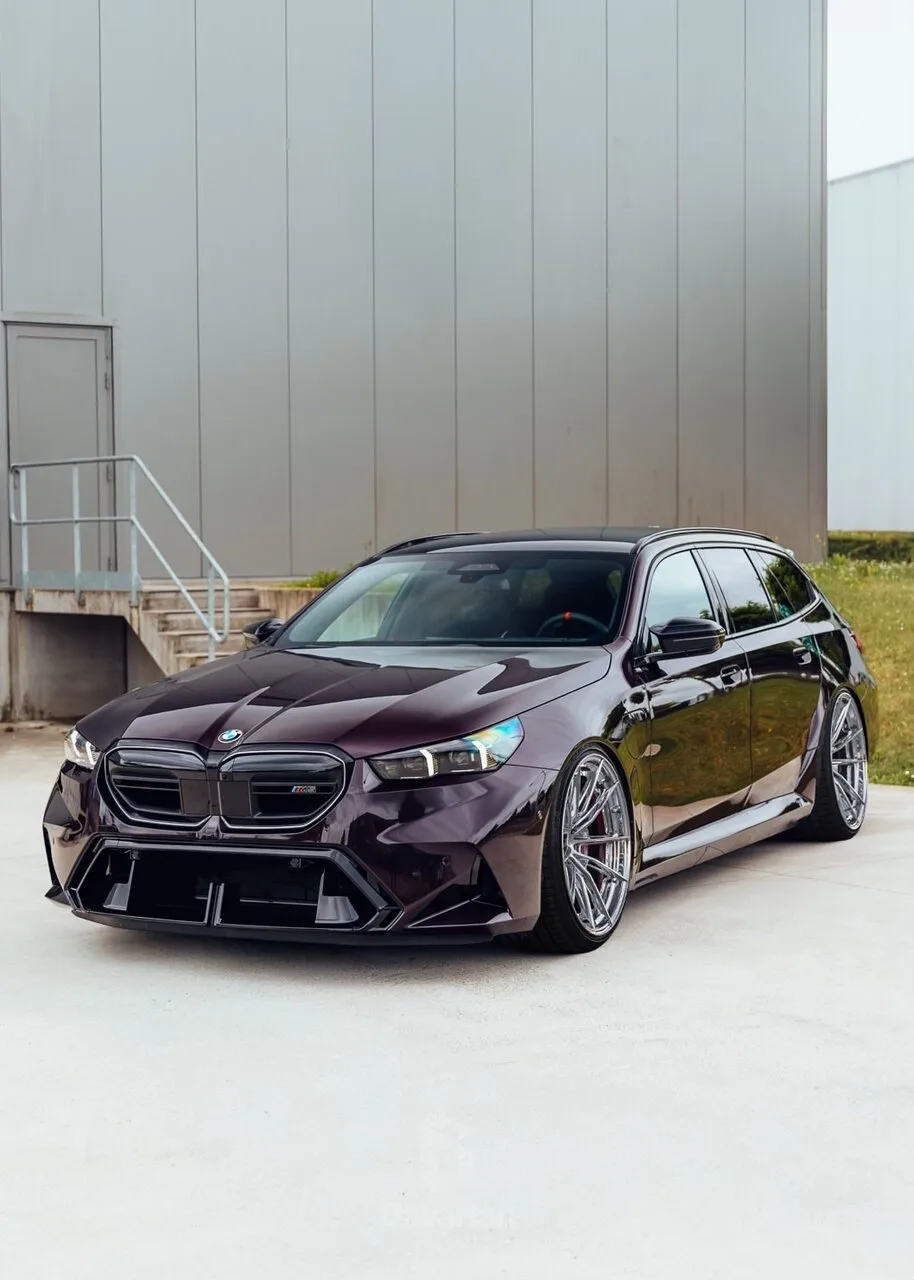 BMW M5 G99 - За её фасадом скрывается целый мир. Мир, где роскошь не выставляется напоказ, а тихо ше