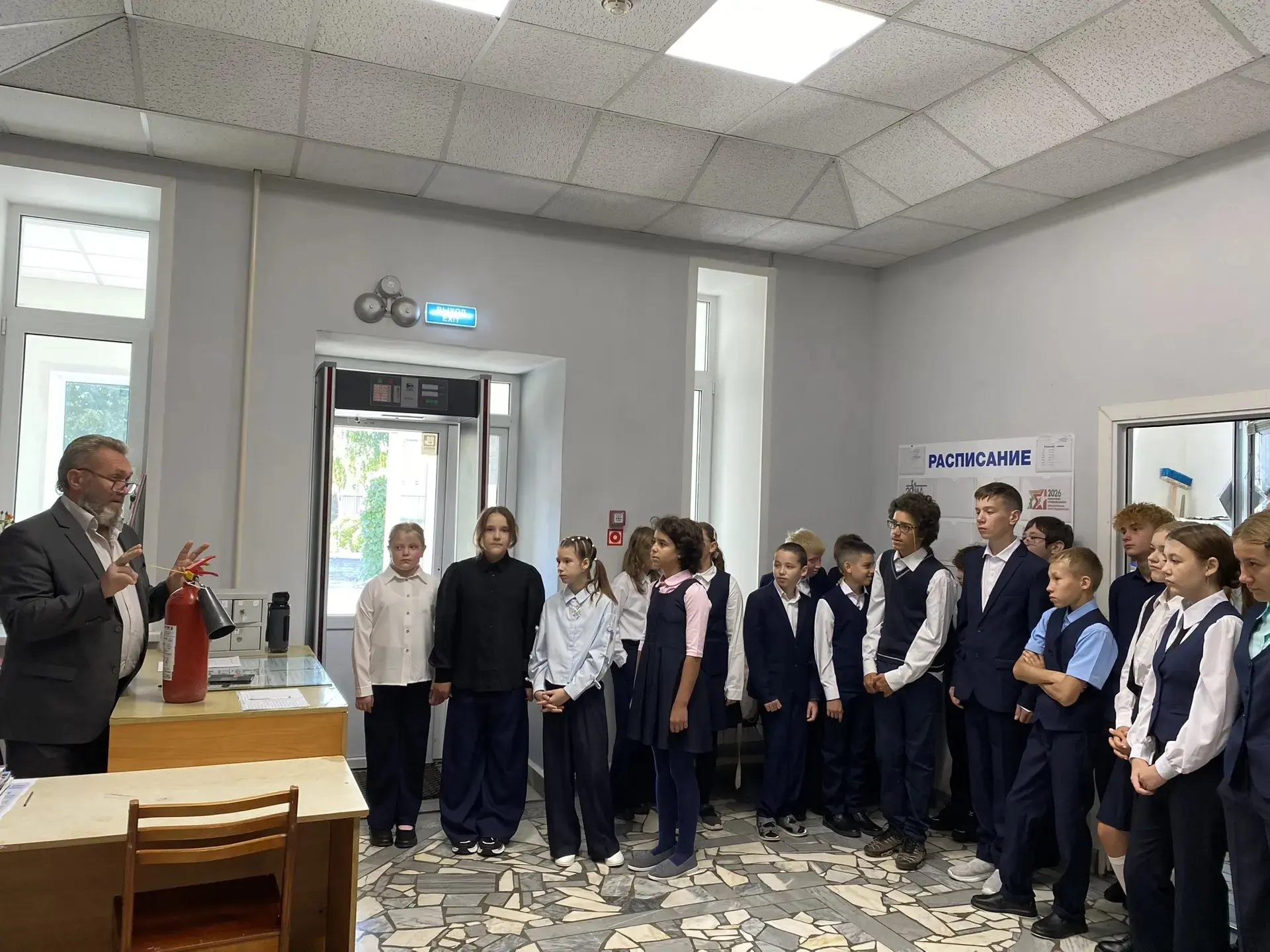 2 сентября в МБОУ "Шеланговская СОШ" в рамках Всероссийского урока безопасности прошли ...