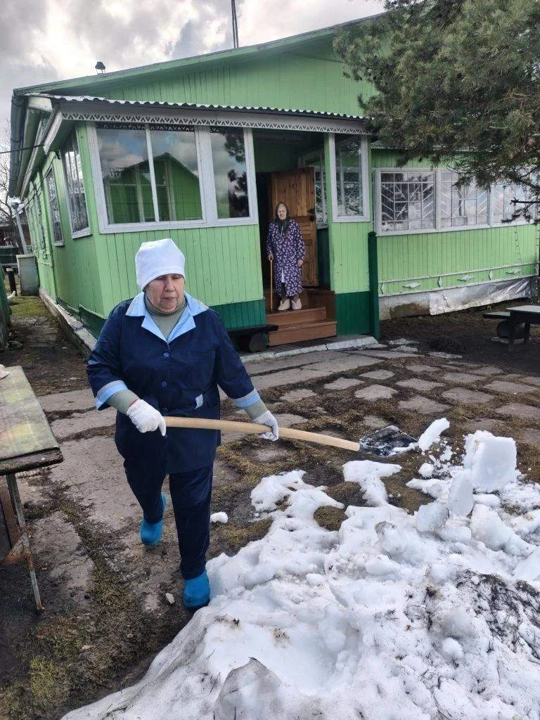 ⛪️Декада милосердия стартовала в Ступино: волонтеры помогают пожилым людям готовиться к Пасхе  В пре