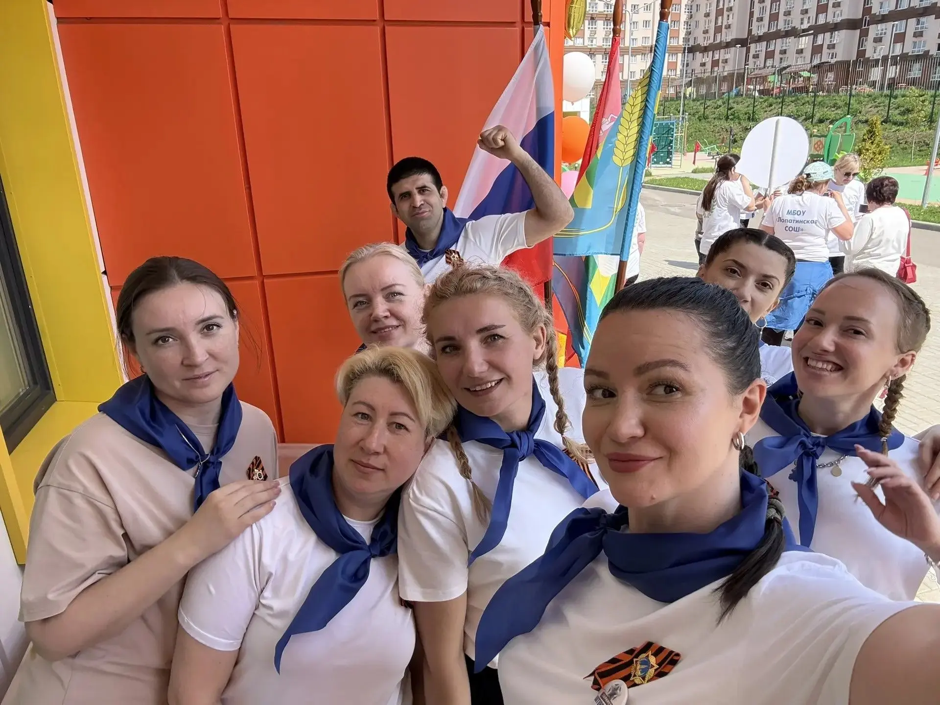 Сотрудники школы стали самой быстрой командой на «Зарнице» в рамках слёта профсоюзных лидеров «Мы вм