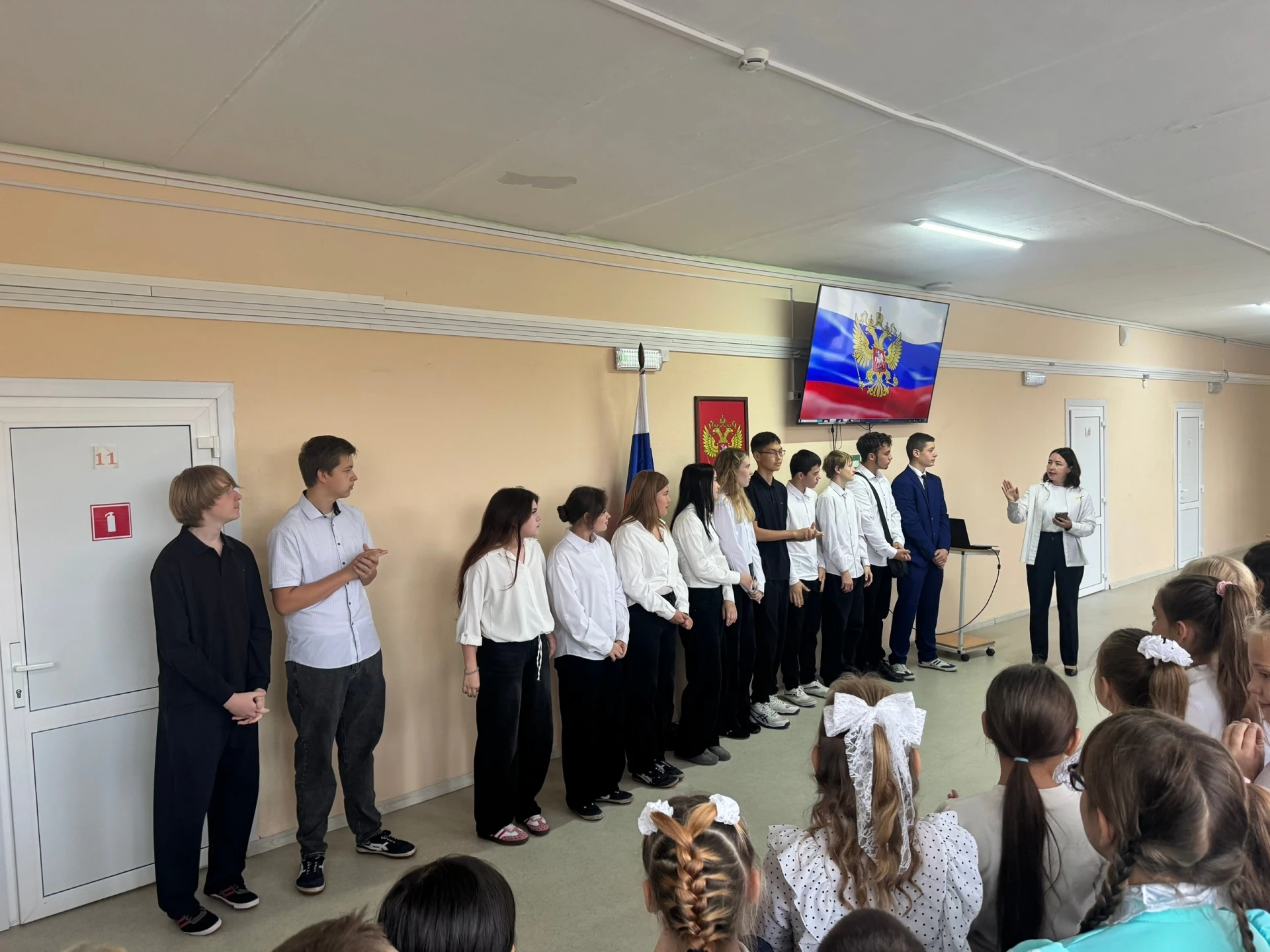🎉 День учителя в Раздольнинской школе — время больших открытий и первых профессиональн...