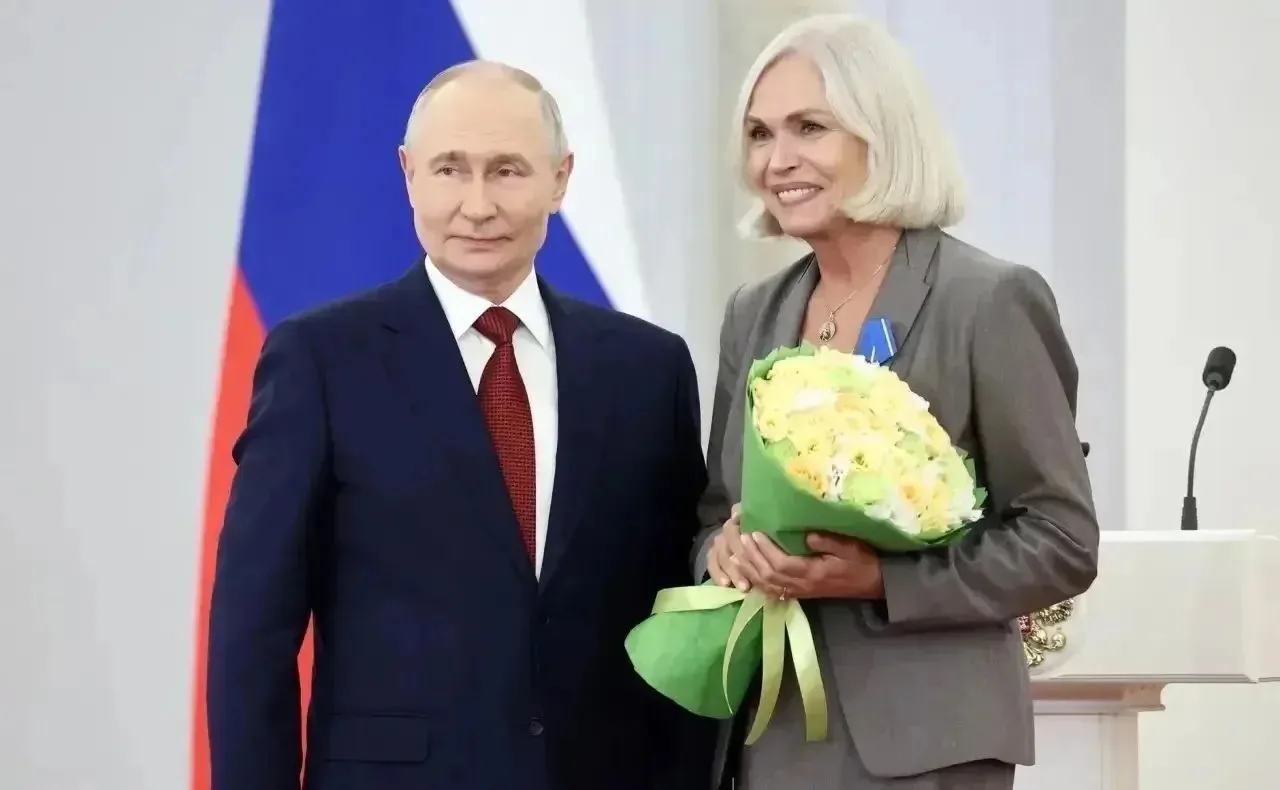💐 Высокая награда за большой труд!

🏅Поздравляем Ирину Викторовну Белых, депутата Государственной 