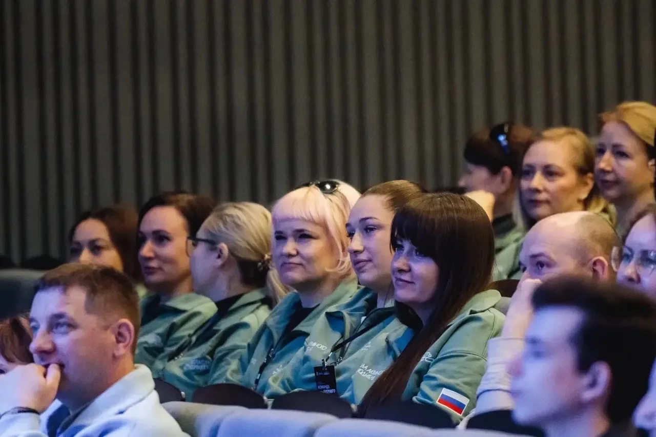 НАШИ РОДИТЕЛИ — В КОМАНДЕ БУДУЩЕГО РЕГИОНА! 🇷🇺✨  Мы точно знаем: у самых лучших учеников — самые акт
