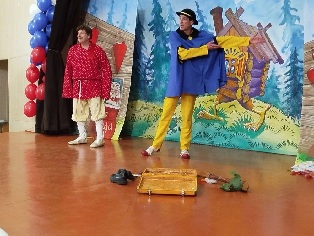 🎭Сегодня ученики первых и вторых классов стали зрителями уникального спектакля от артистов театра «Г
