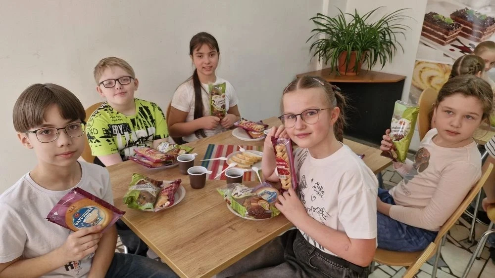 Где рождается хлеб 🍞✨  🏭 Ученики 4 «Э» класса побывали на экскурсии в одном из ведущих промышленных 