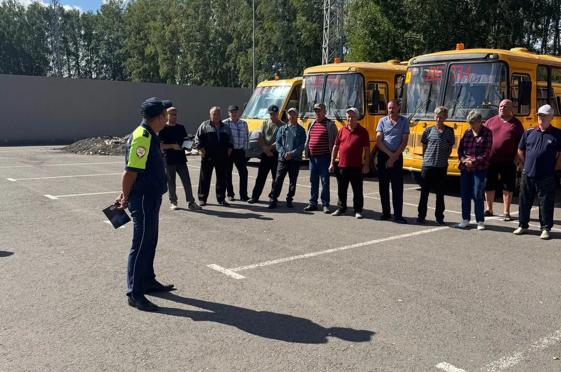 Сотрудники Госавтоинспекции проверили школьные автобусы перед началом нового учебного года