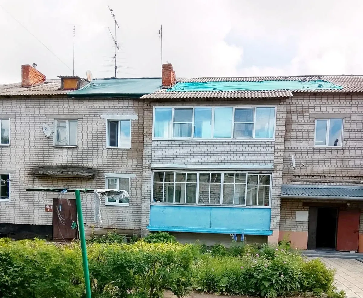 Кольчугинцы четвертый месяц живут с баннером вместо крыши

Прошедший этой зимой во Владимирской обла