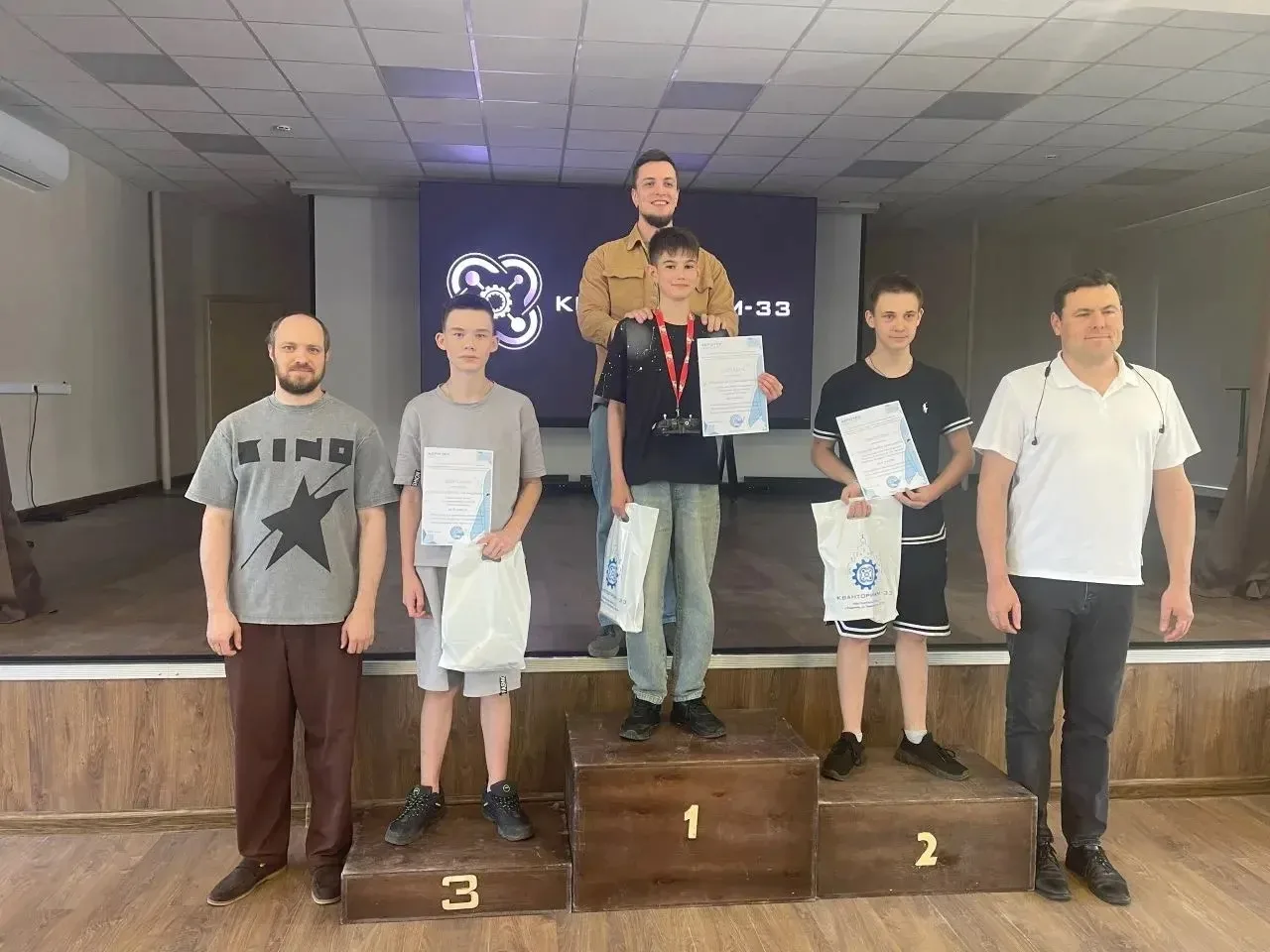 Вчера,19 мая, в детском технопарке "Кванториум-33" открылся первый день фестиваля "АэроТех - Владими