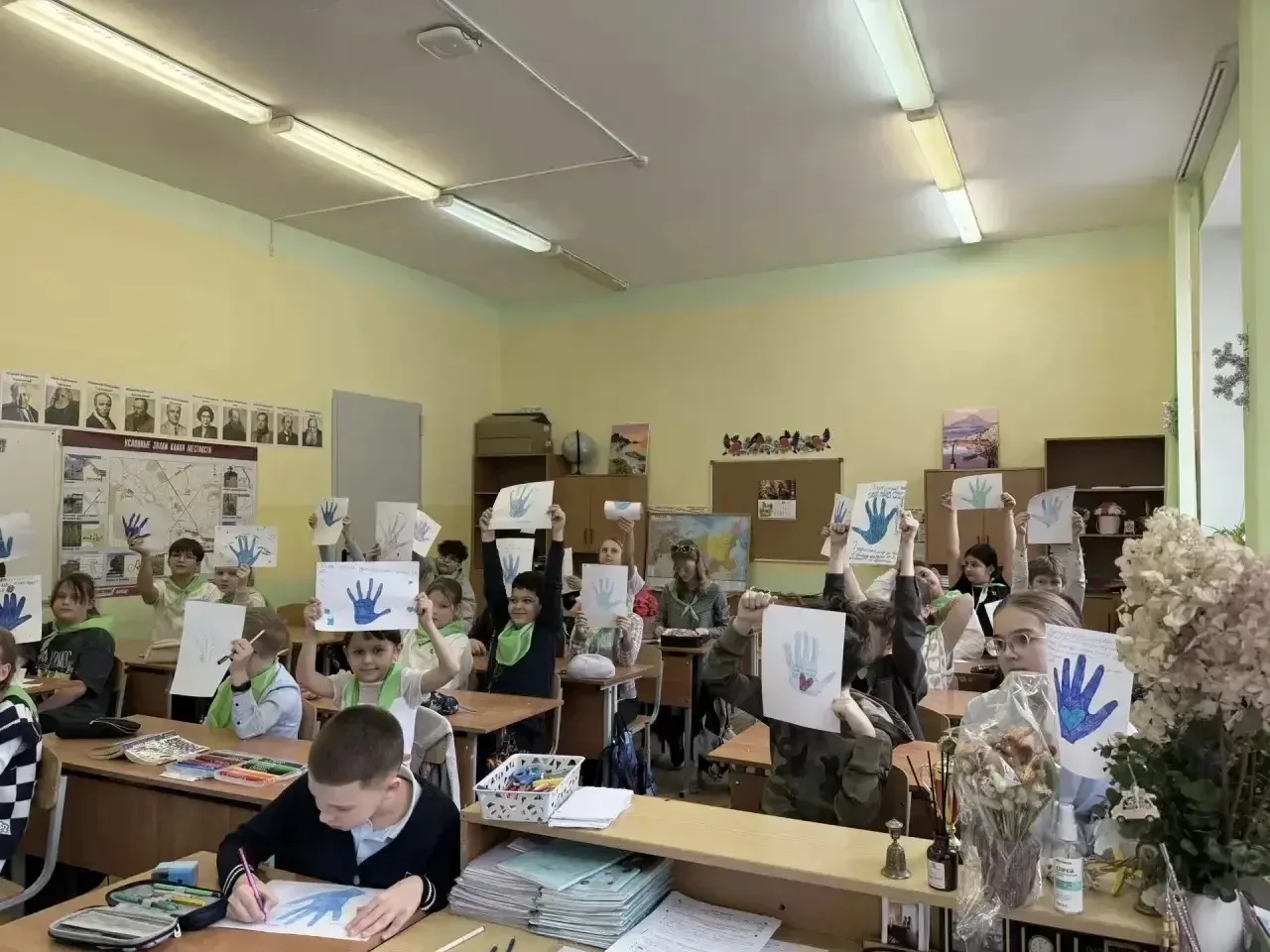 📍В нашей школе прошли важные акции, направленные на поддержку и понимание людей с особенностями.  ⭕️