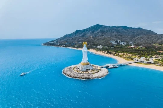 🌴 Хайнань в сентябре по отличным ценам! ✨
🛫 Вылет из Иркутска 1 сентября, от 7 ночей + завтраки ☀️